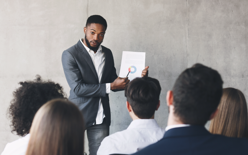 Líderes do Futuro: principais características e como desenvolver lideranças nos programas de trainee